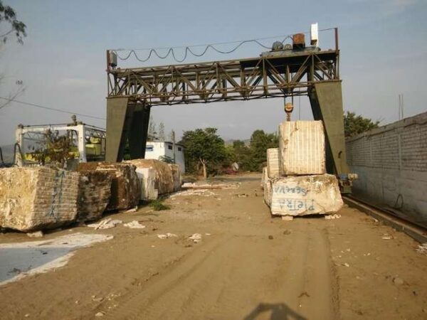 Travertine blocks